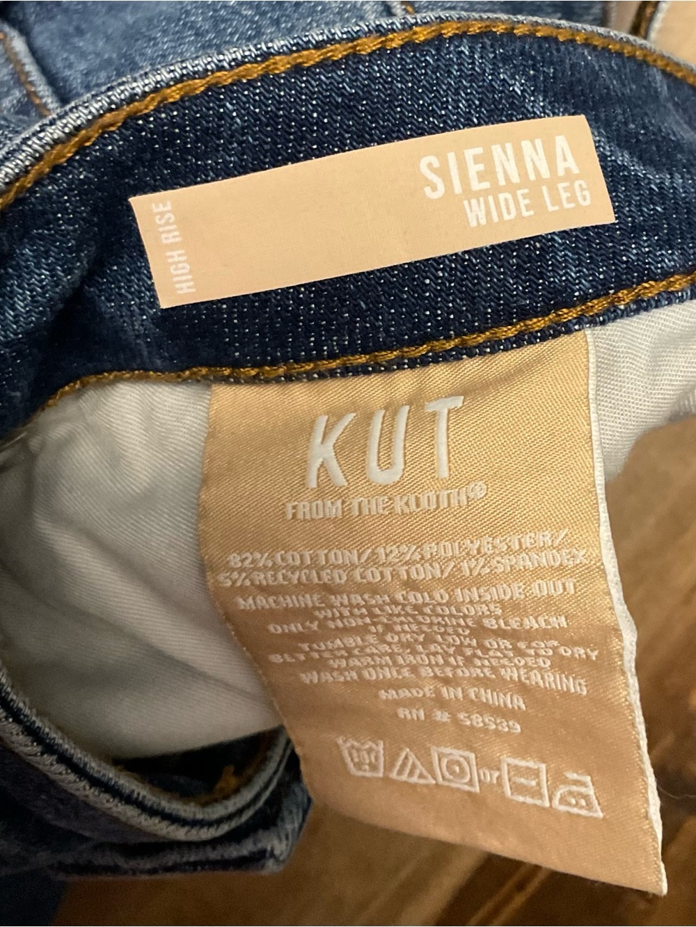 Kut from the Kloth Sienna Wide leg - Picture 6 of 6